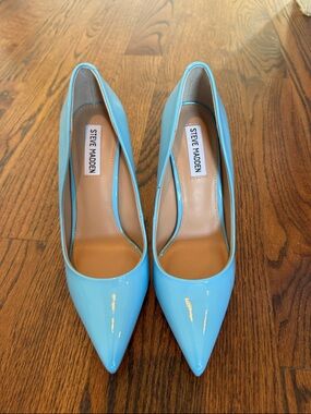 NWOT Steve Madden Patent Pointed-Toe Pumps in Bright Light Blue